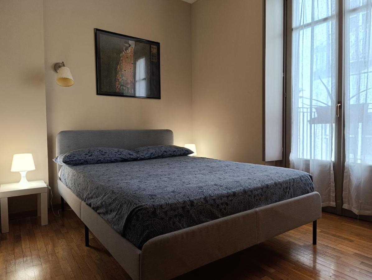Garibaldi Turin Charming Apartment ภายนอก รูปภาพ